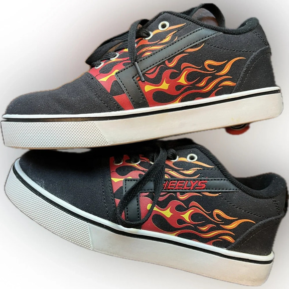 Heely’s Gr8 Pro Prints Flames Black/Red/Flames 5 M US Big Kid, Great Pre-Owned - Picture 6 of 8